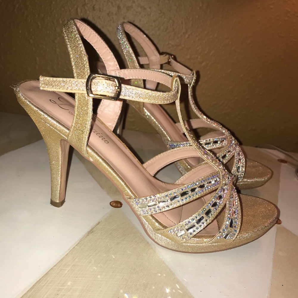 Heels - Picture 2 of 2